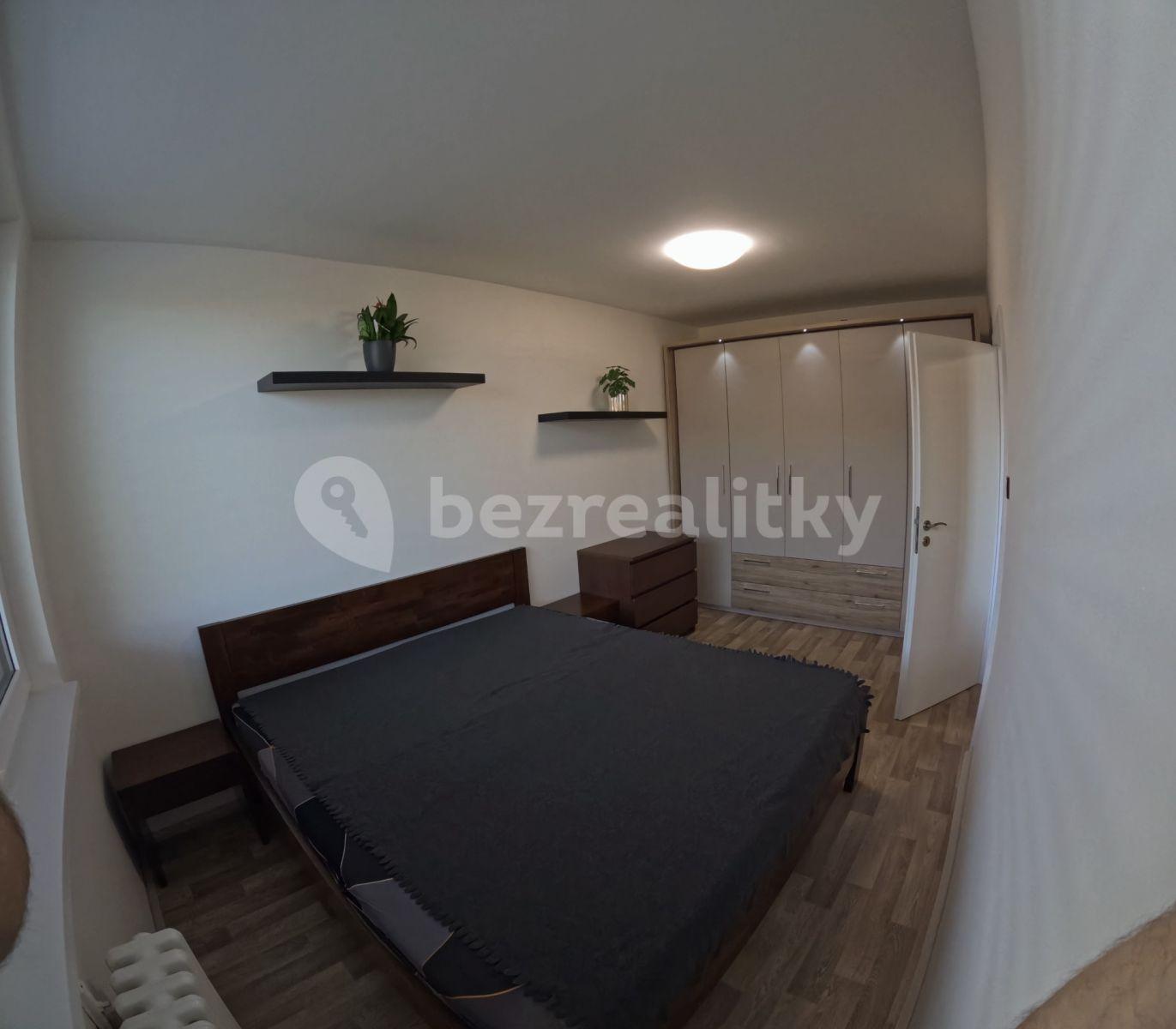 2 bedroom with open-plan kitchen flat to rent, 66 m², Kukelská, Prague, Prague