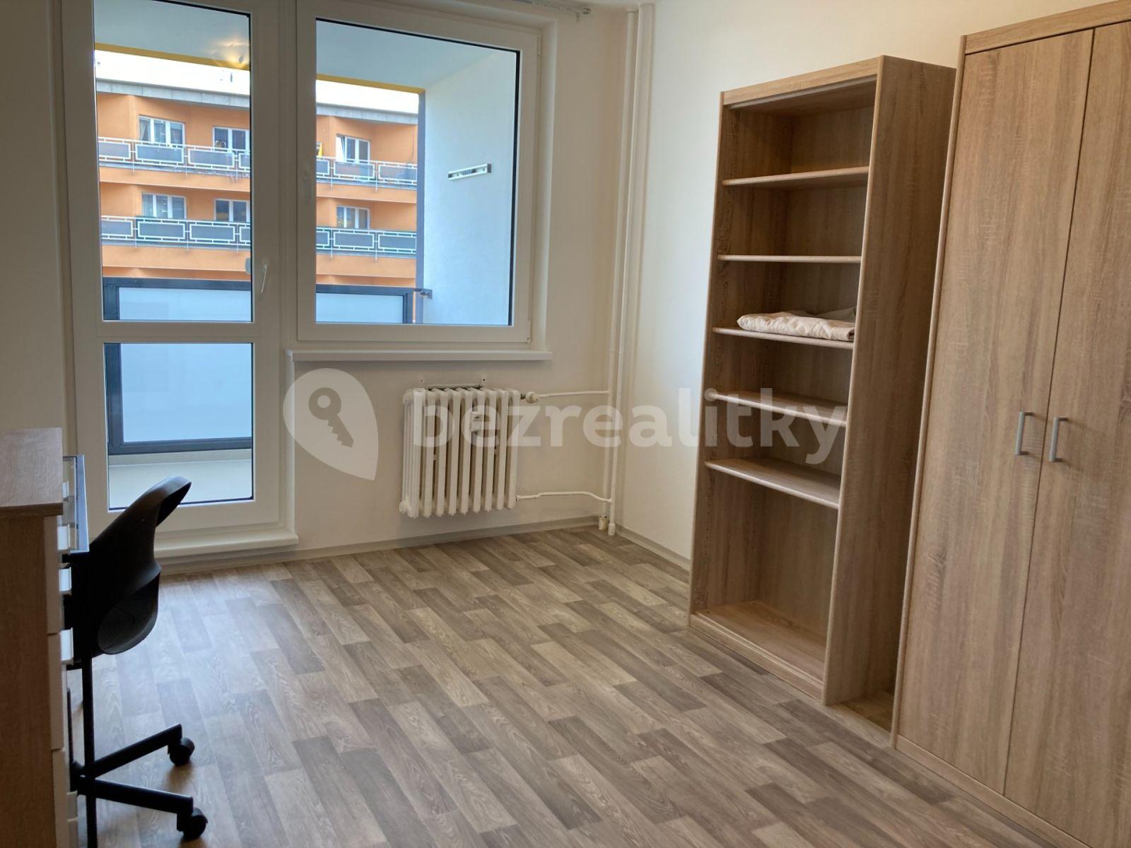 2 bedroom with open-plan kitchen flat to rent, 66 m², Kukelská, Prague, Prague