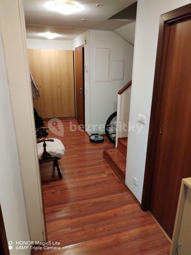 2 bedroom with open-plan kitchen flat for sale, 91 m², Průběžná, Prague, Prague