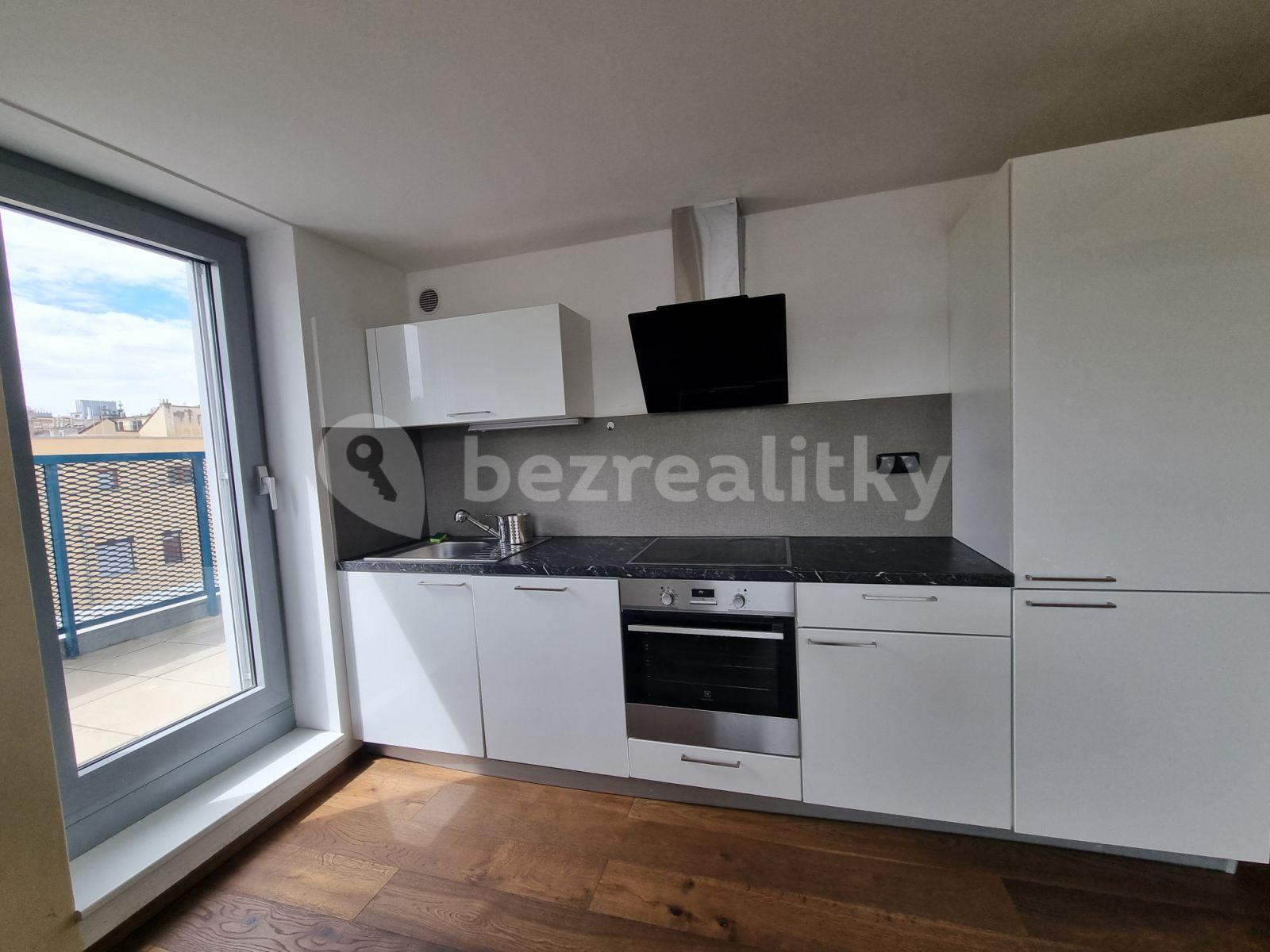 4 bedroom flat to rent, 190 m², Křižíkova a, Prague, Prague