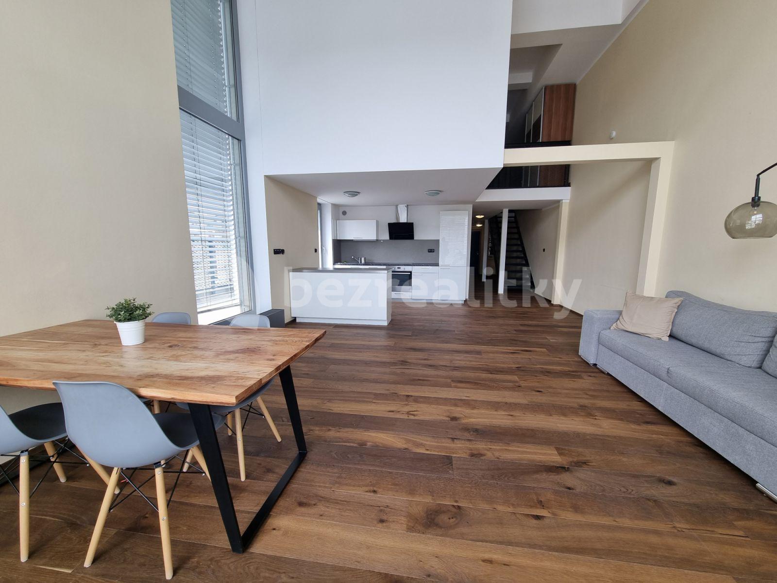 4 bedroom flat to rent, 190 m², Křižíkova a, Prague, Prague