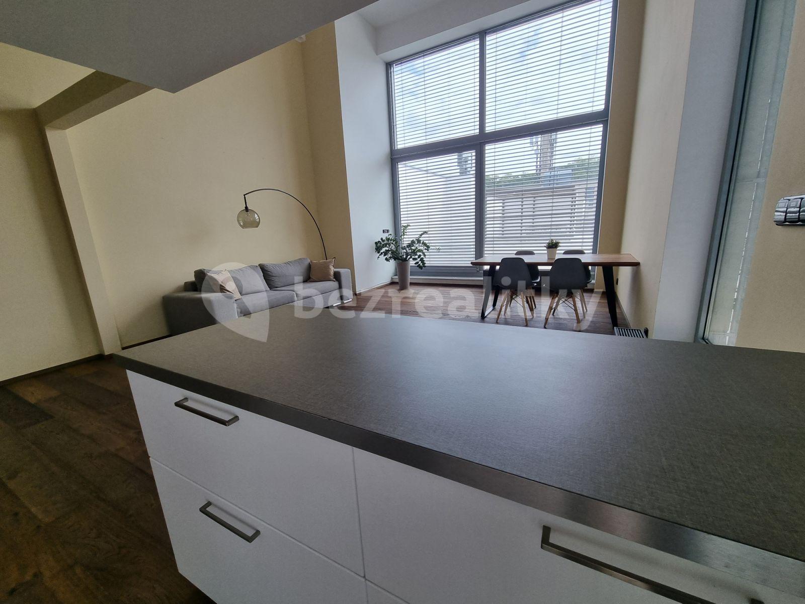 4 bedroom flat to rent, 190 m², Křižíkova a, Prague, Prague