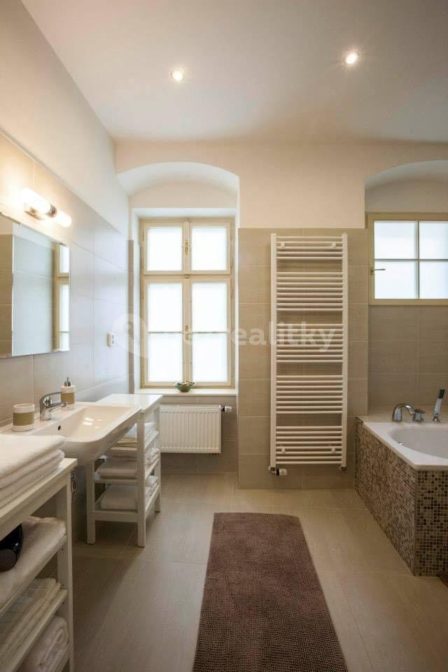 3 bedroom flat to rent, 130 m², Michalská, Prague, Prague