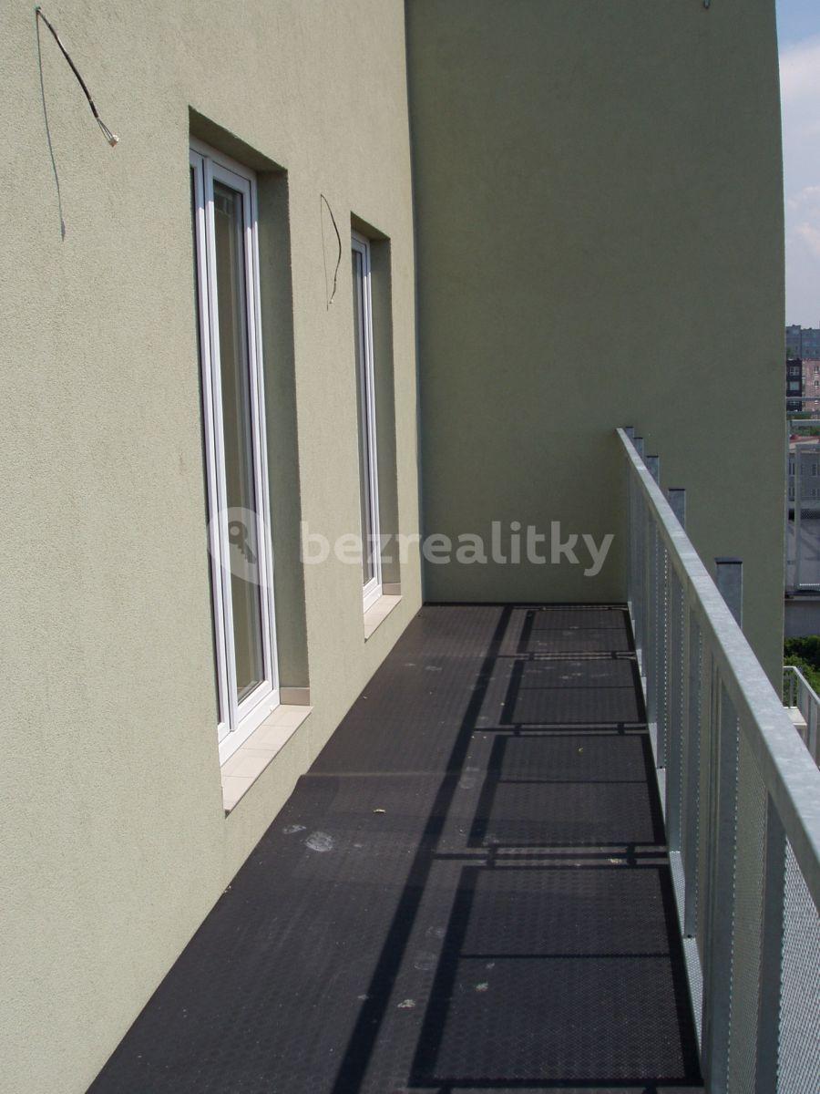 1 bedroom with open-plan kitchen flat to rent, 64 m², Pospíchalova, Prague, Prague