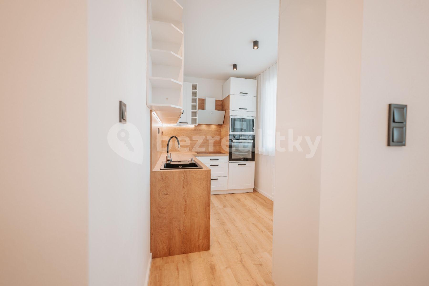 3 bedroom flat for sale, 66 m², Heyrovského, Plzeň, Plzeňský Region