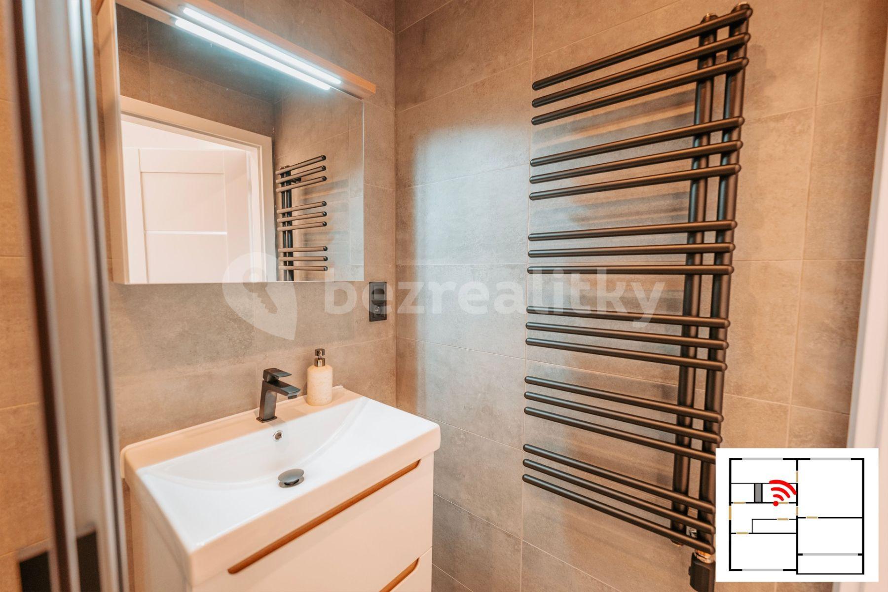 3 bedroom flat for sale, 66 m², Heyrovského, Plzeň, Plzeňský Region