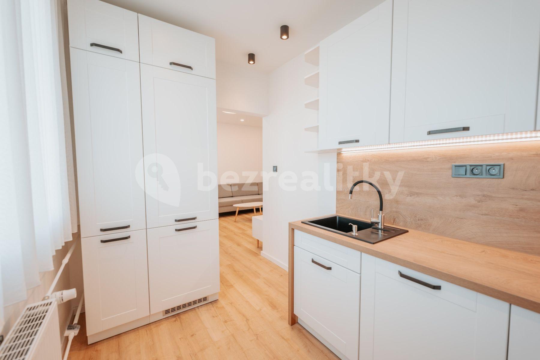 3 bedroom flat for sale, 66 m², Heyrovského, Plzeň, Plzeňský Region