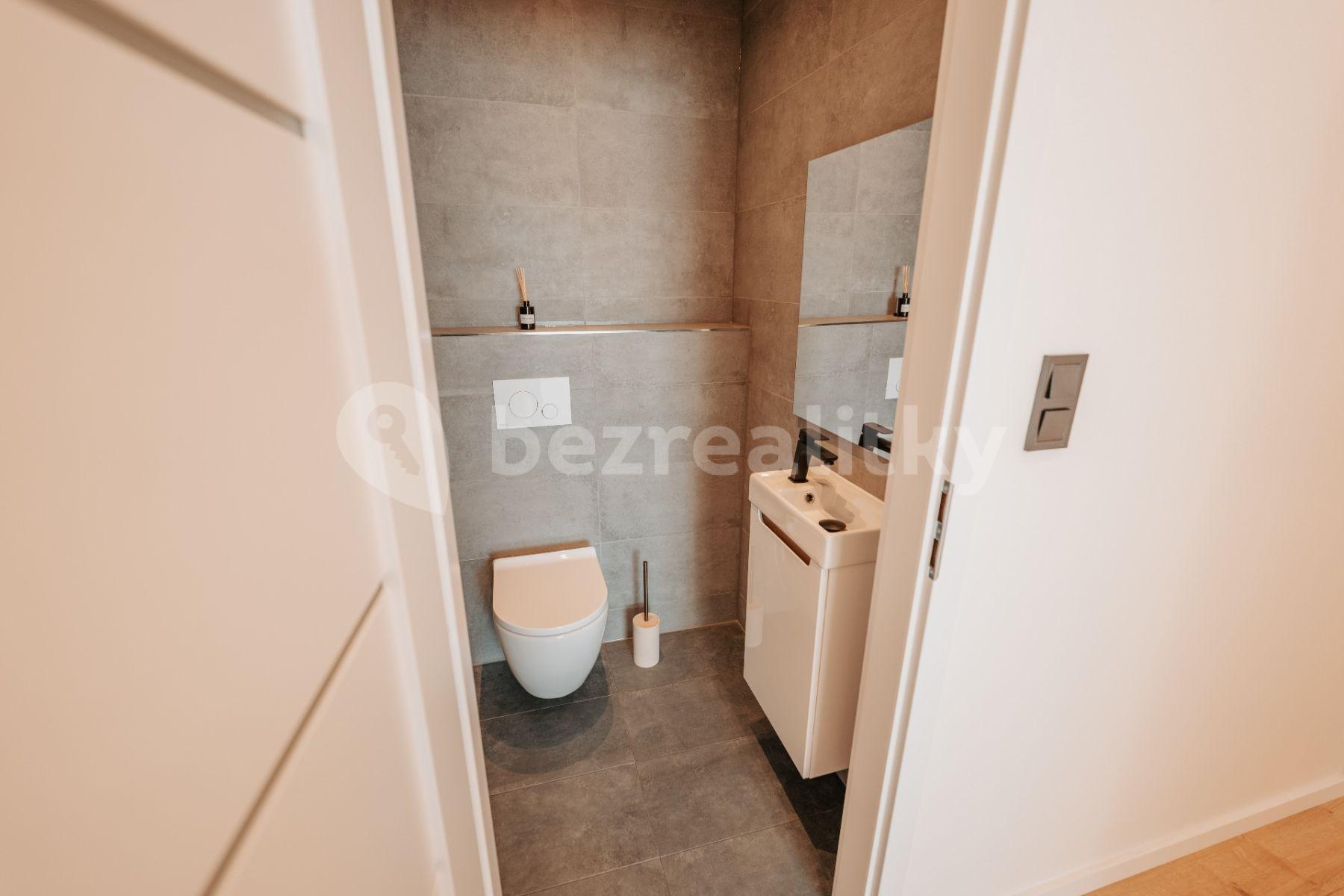 3 bedroom flat for sale, 66 m², Heyrovského, Plzeň, Plzeňský Region