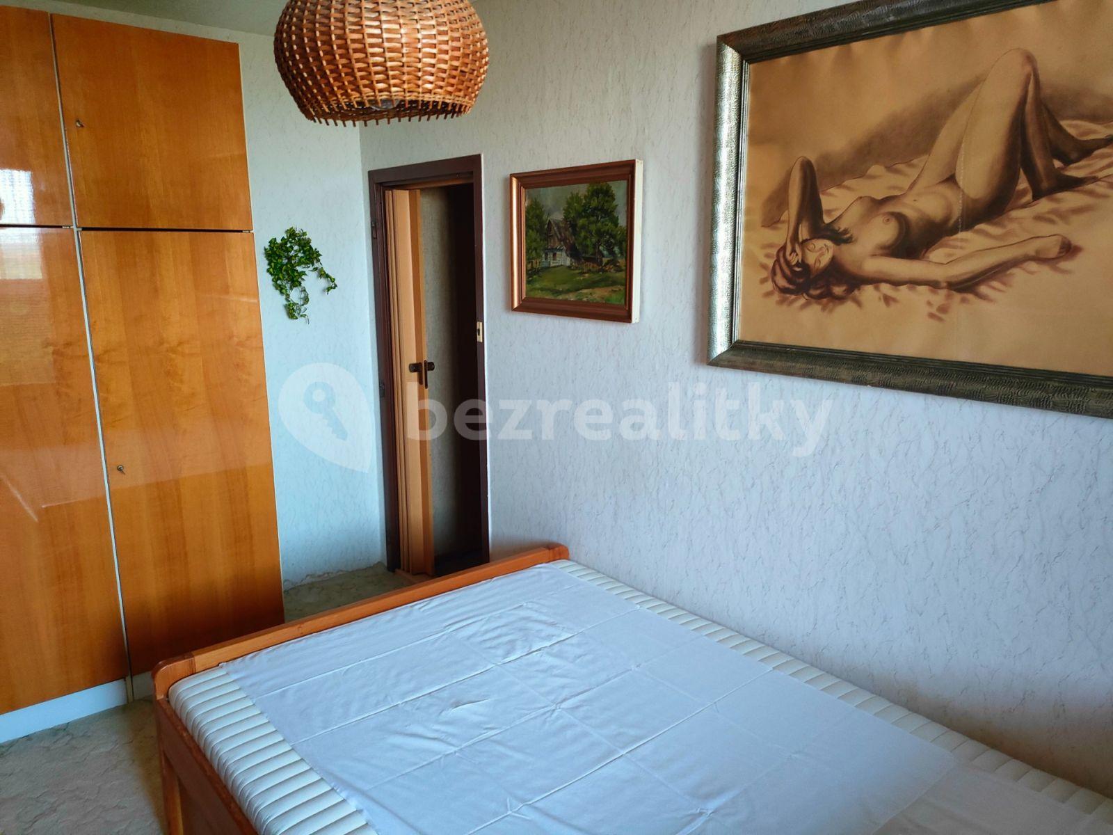 1 bedroom with open-plan kitchen flat to rent, 44 m², Majerského, Prague, Prague