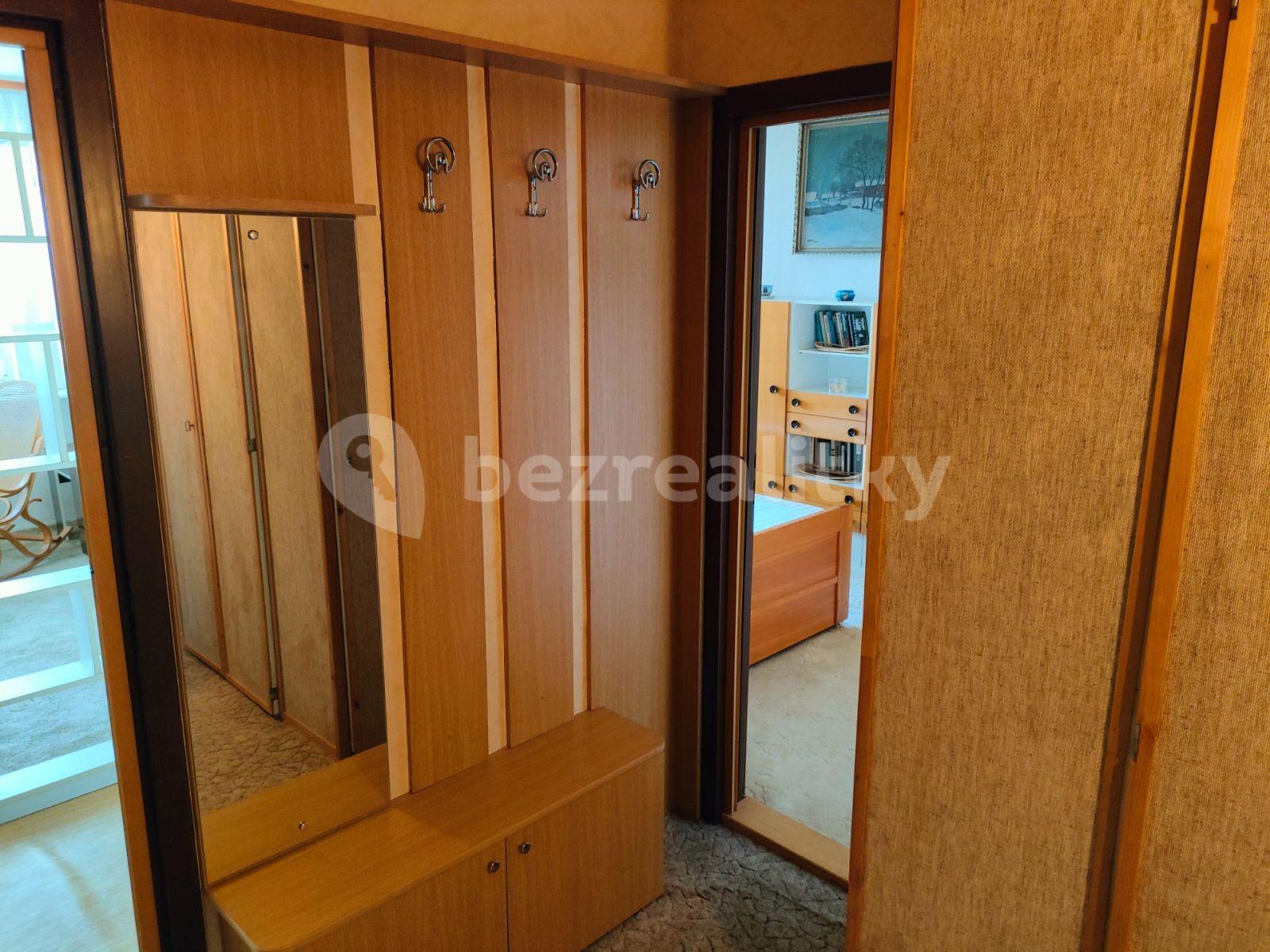 1 bedroom with open-plan kitchen flat to rent, 44 m², Majerského, Prague, Prague