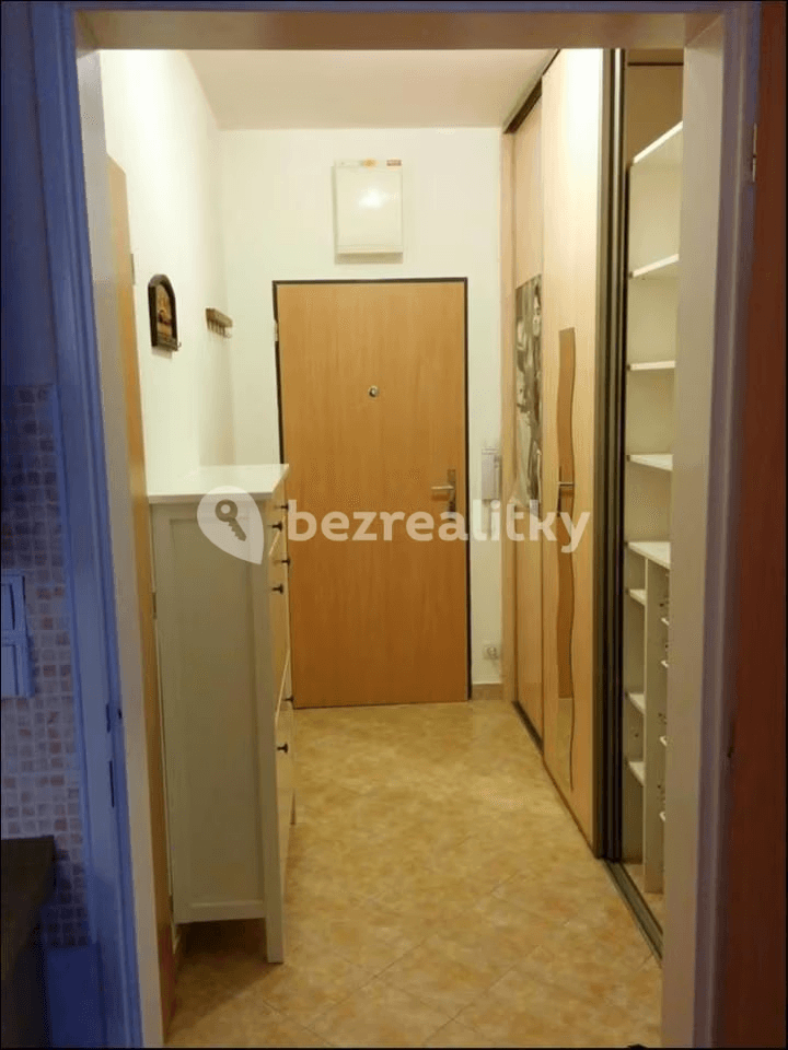 Studio flat for sale, 31 m², Podkovářská, Prague, Prague