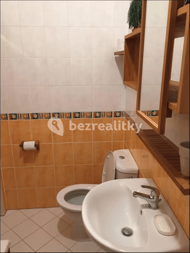 Studio flat for sale, 31 m², Podkovářská, Prague, Prague