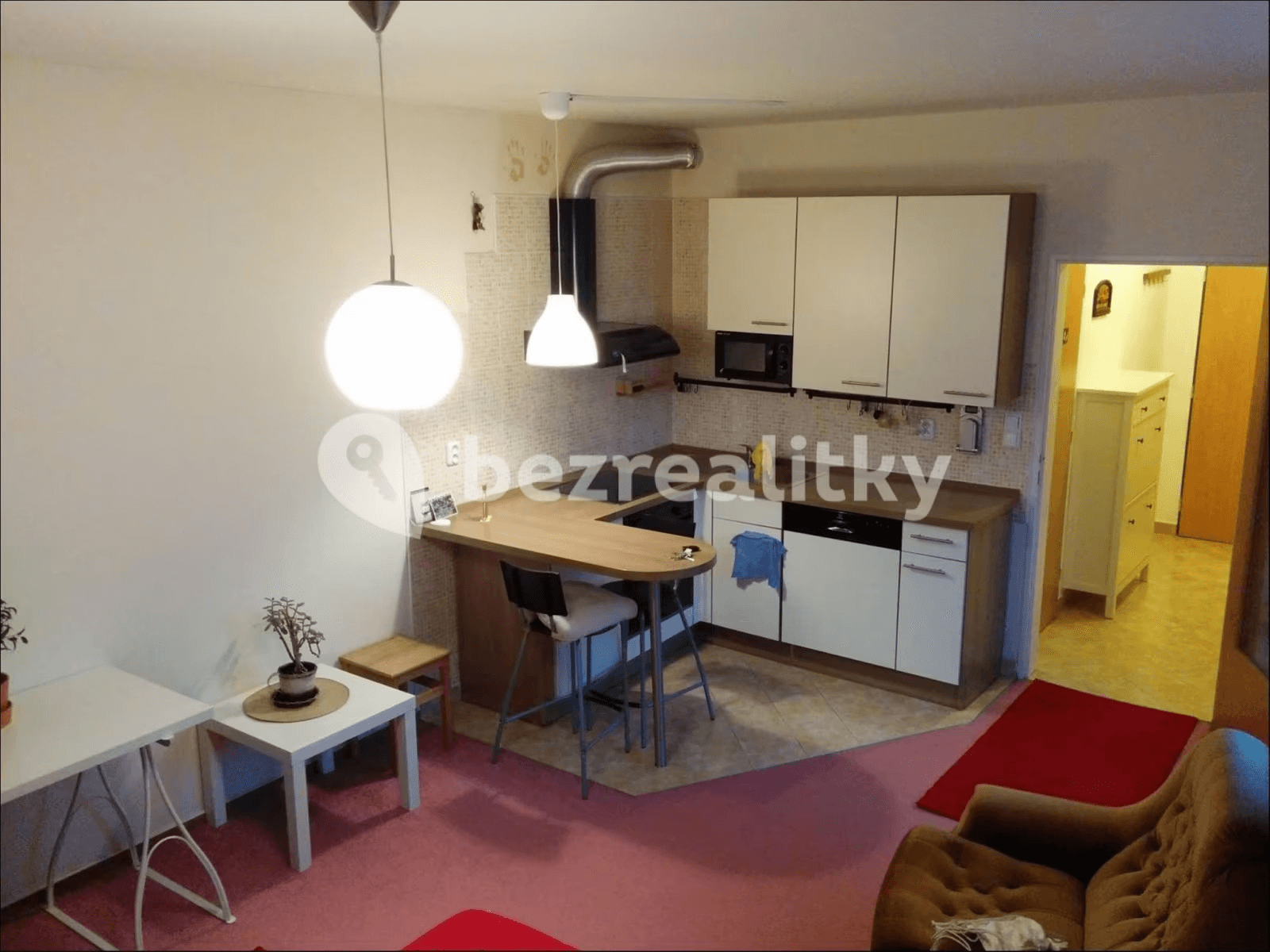 Studio flat for sale, 31 m², Podkovářská, Prague, Prague