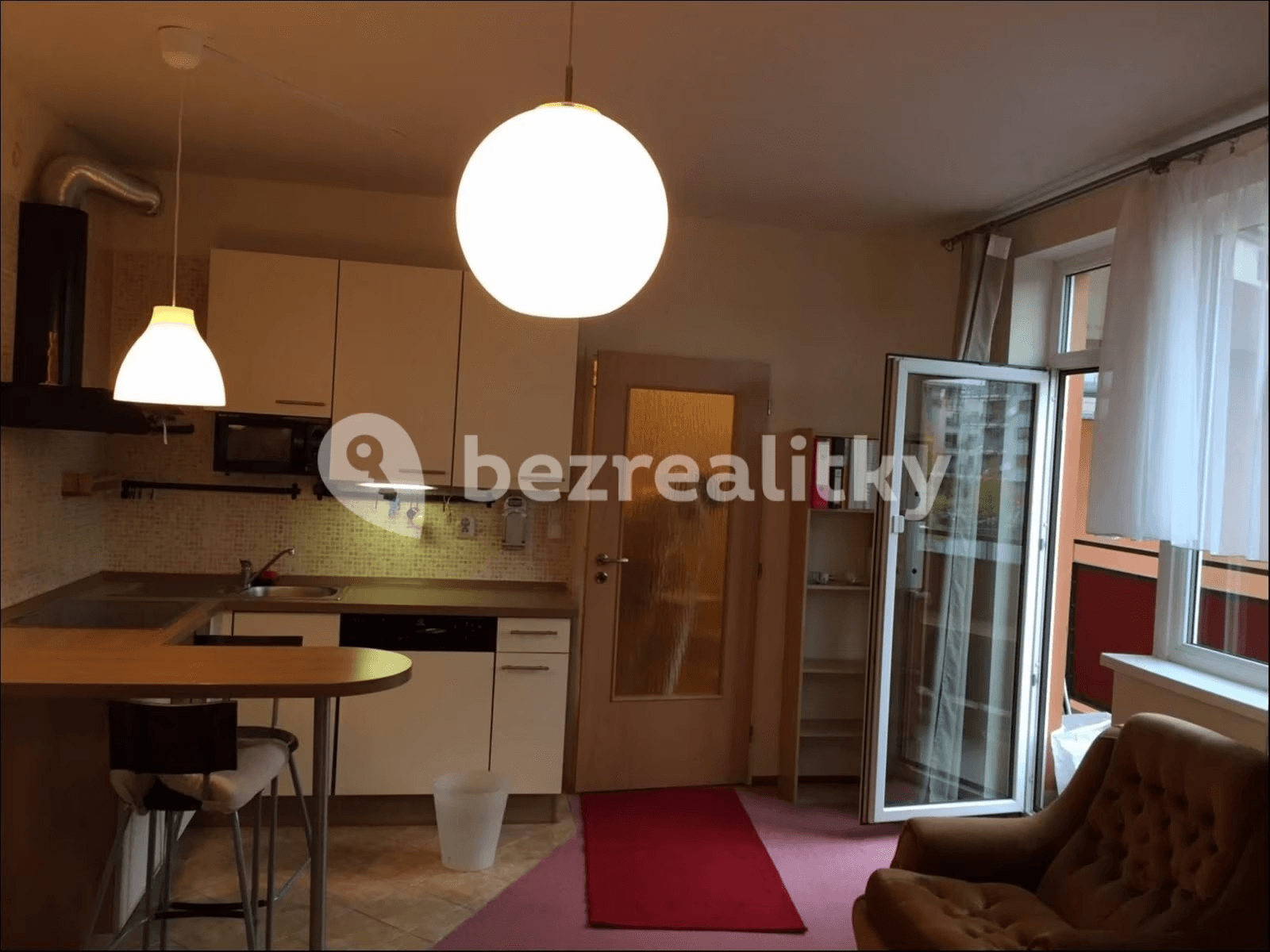 Studio flat for sale, 31 m², Podkovářská, Prague, Prague