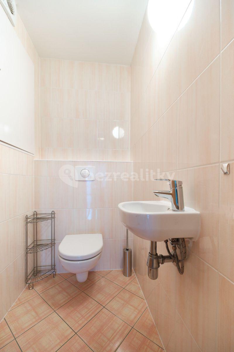 1 bedroom with open-plan kitchen flat for sale, 83 m², Na Maninách, Prague, Prague