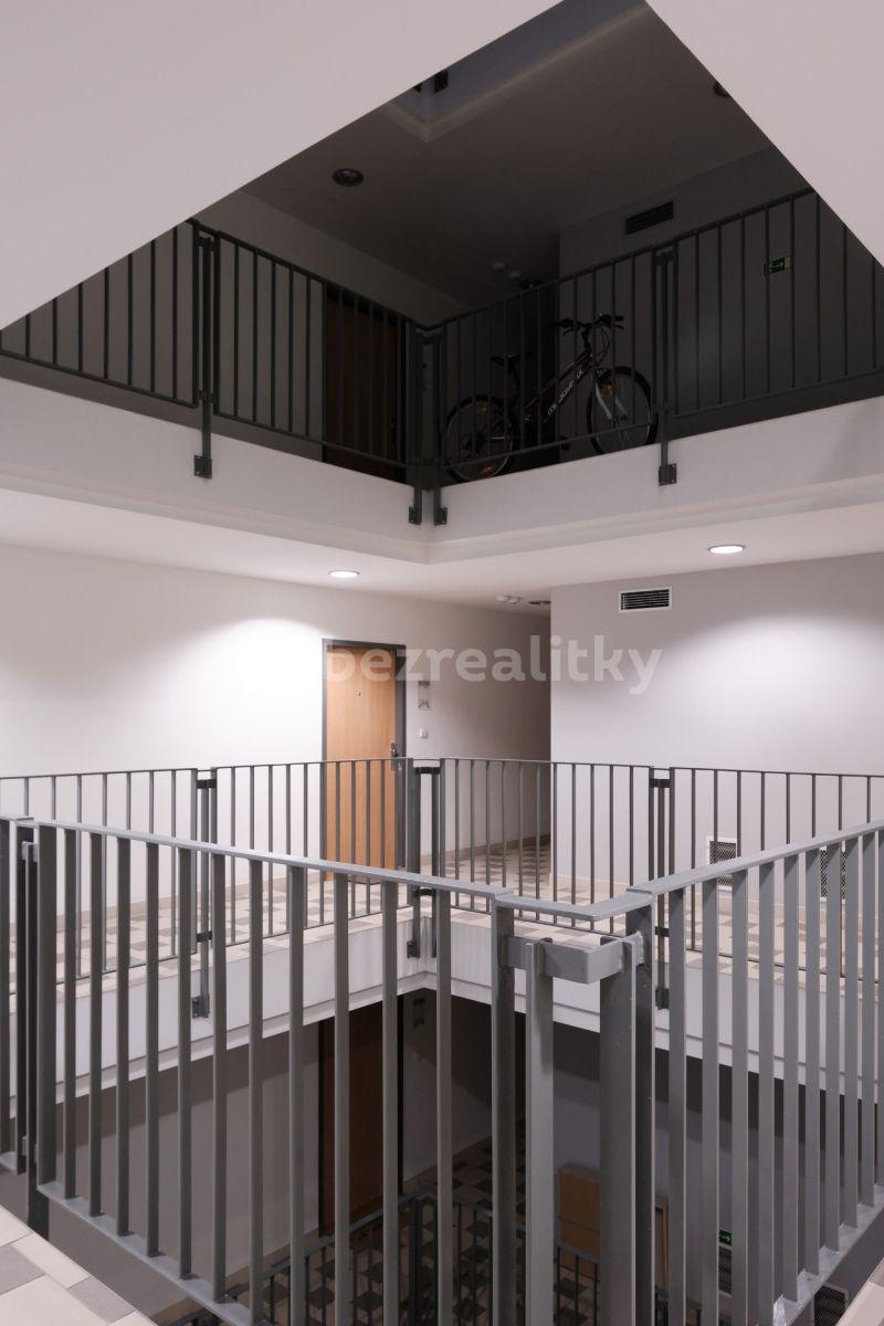 1 bedroom with open-plan kitchen flat for sale, 83 m², Na Maninách, Prague, Prague