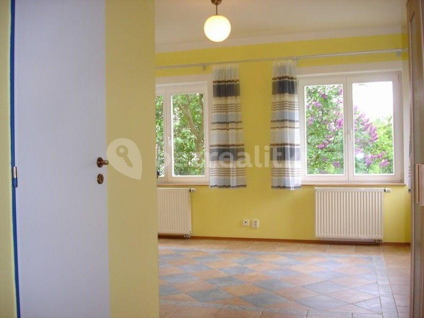 Studio flat to rent, 28 m², K Mohyle, Prague, Prague