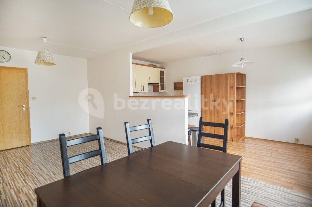 3 bedroom flat to rent, 70 m², Molákova, Prague, Prague