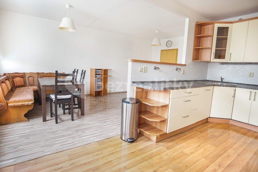 3 bedroom flat to rent, 70 m², Molákova, Prague, Prague