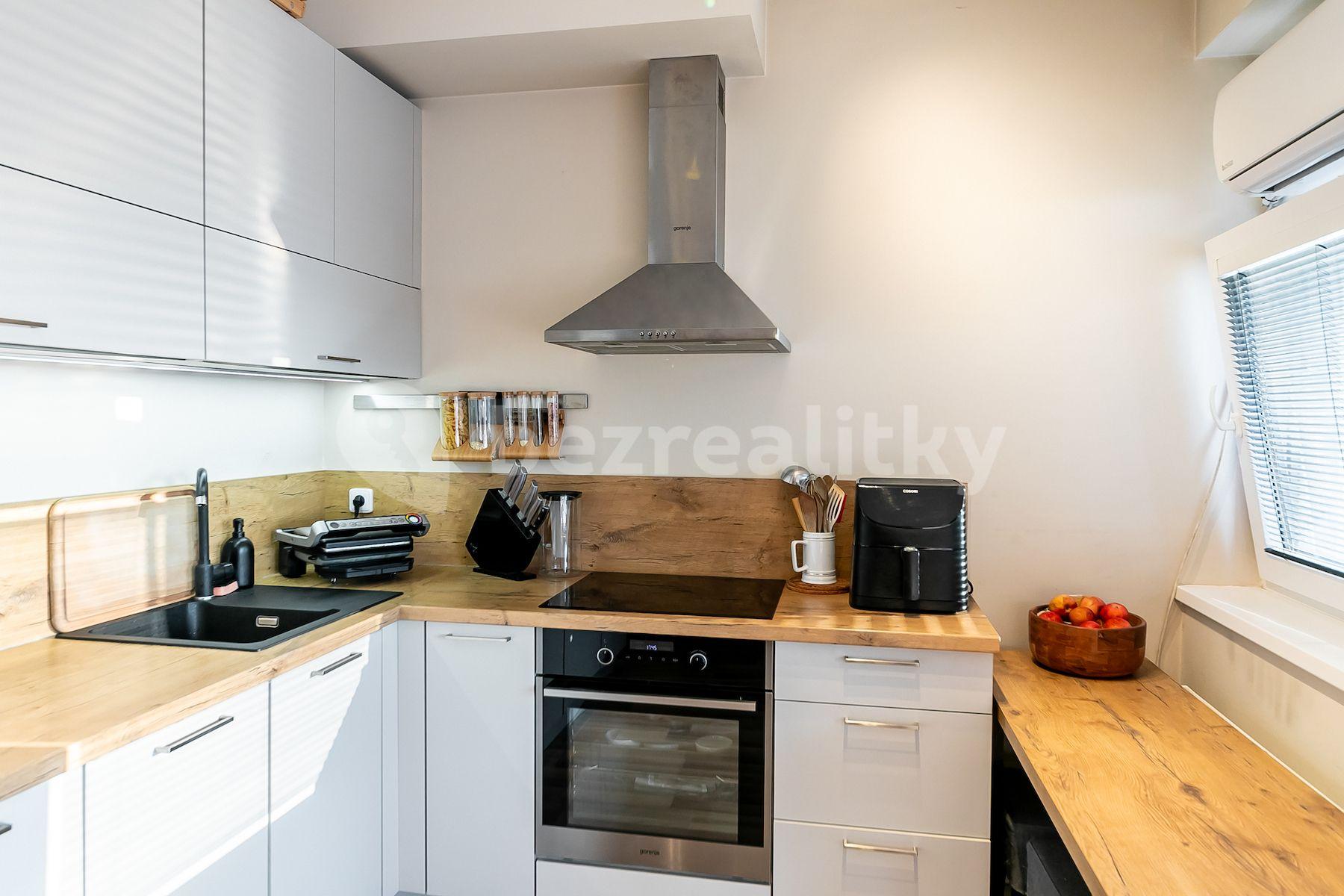 Studio flat for sale, 34 m², Oty Bubeníčka, Prague, Prague