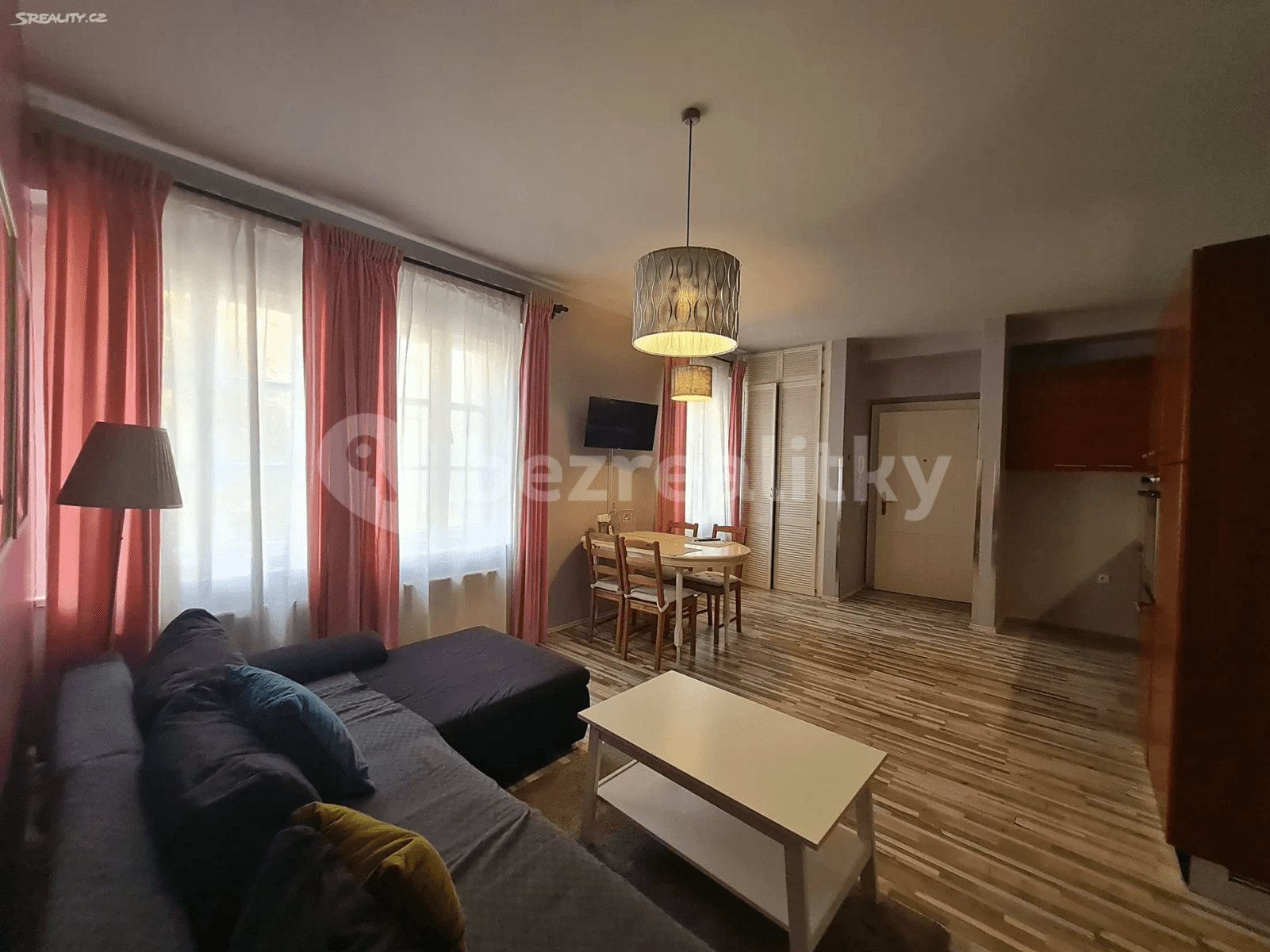 1 bedroom with open-plan kitchen flat to rent, 52 m², Truhlářská, Prague, Prague