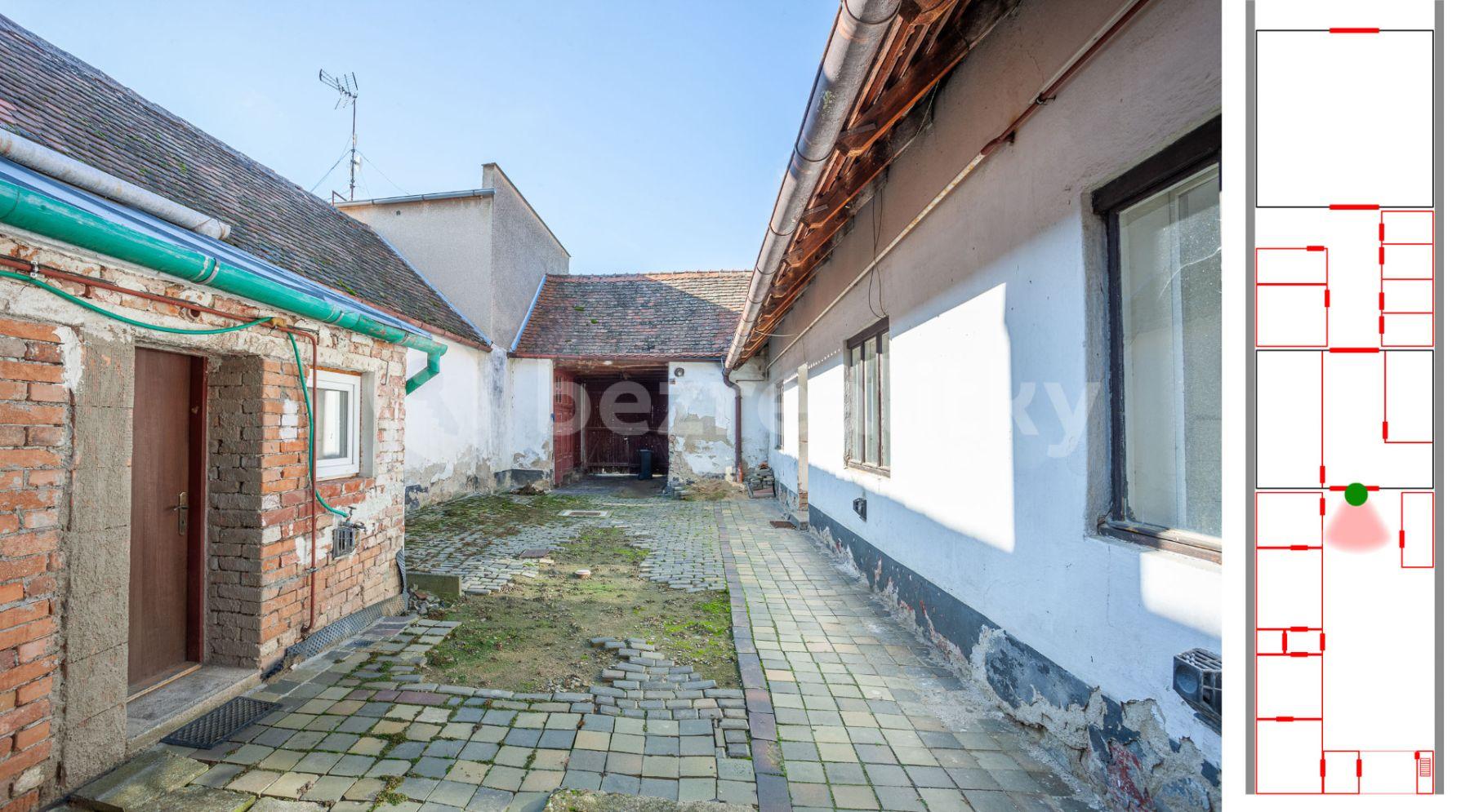 house for sale, 705 m², Znojmo, Jihomoravský Region