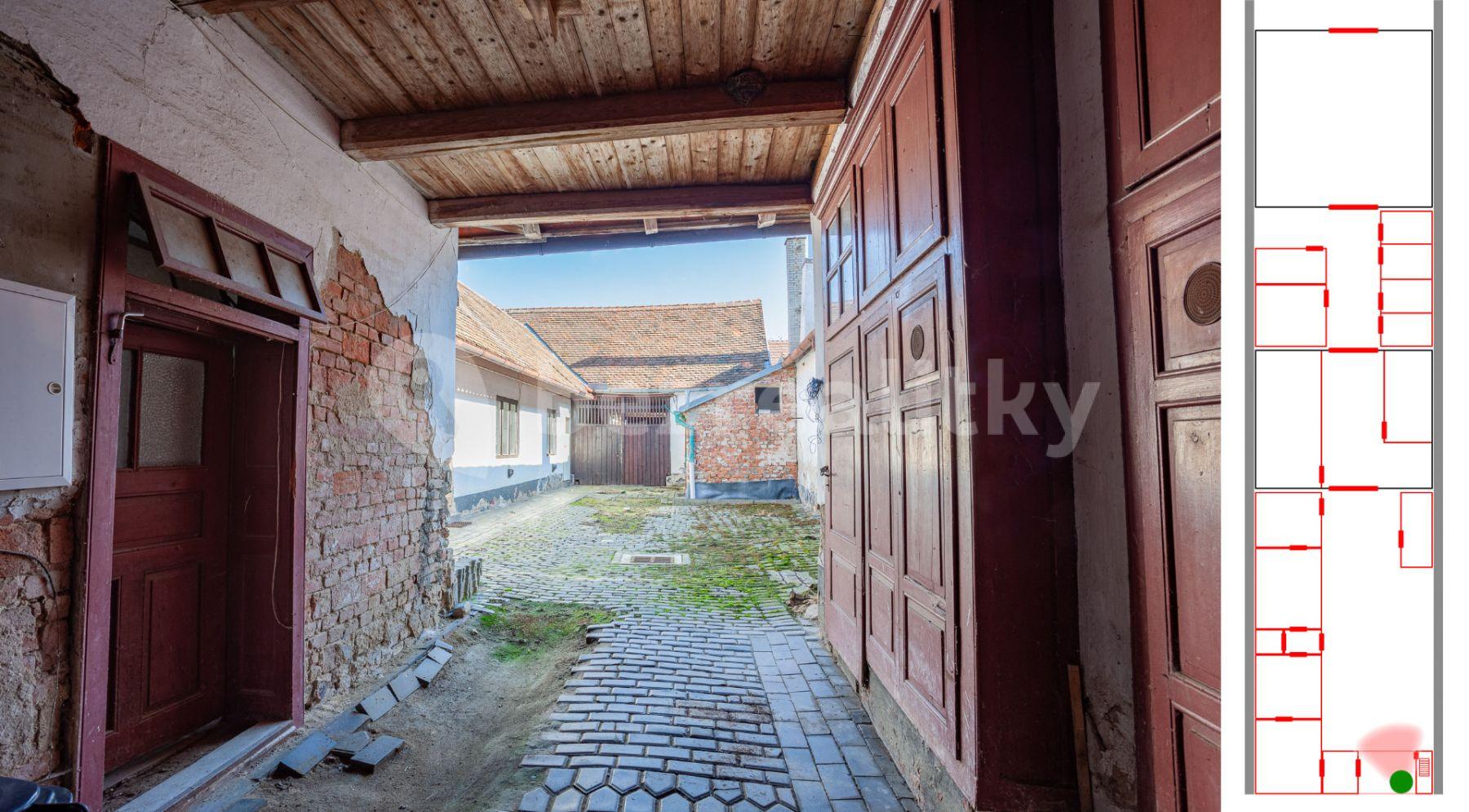 house for sale, 705 m², Znojmo, Jihomoravský Region