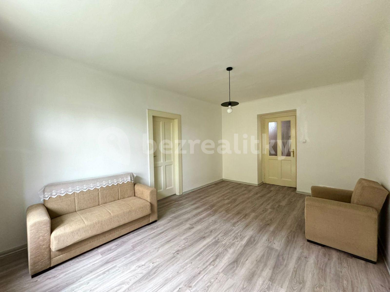 3 bedroom flat to rent, 85 m², Lucemburská, Prague, Prague