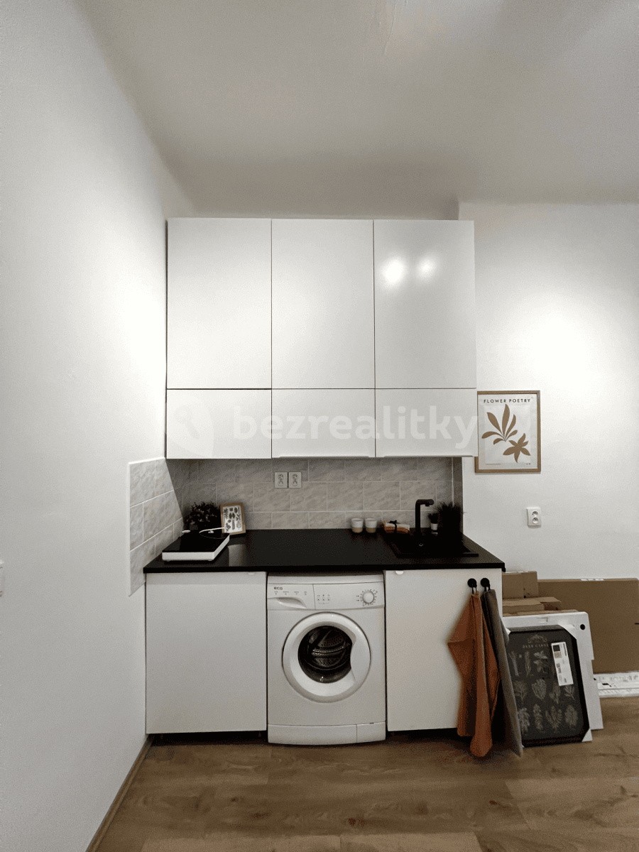 Studio flat for sale, 21 m², Körnerova, Brno, Jihomoravský Region