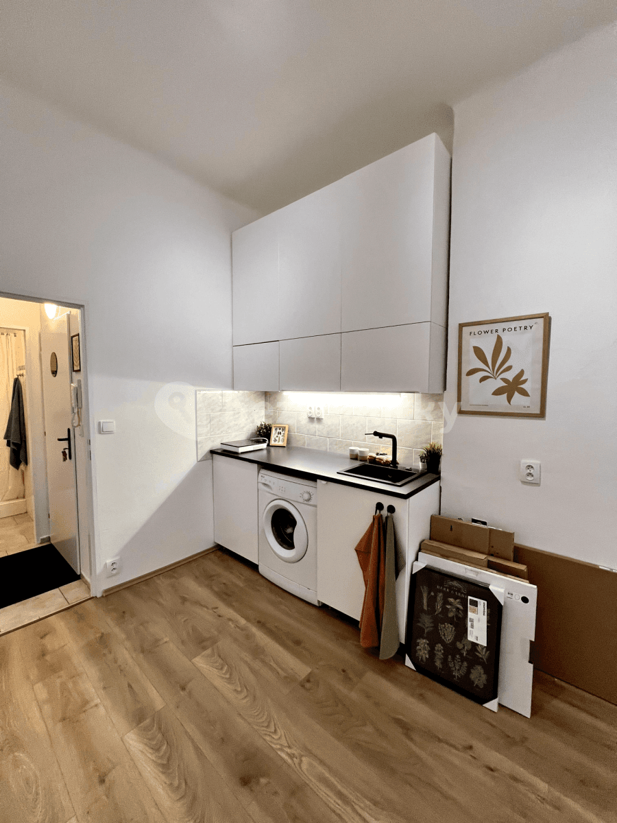 Studio flat for sale, 21 m², Körnerova, Brno, Jihomoravský Region