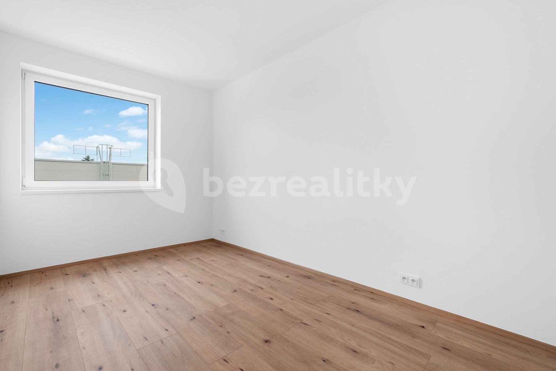 2 bedroom with open-plan kitchen flat for sale, 77 m², Viktora Olivy, Nové Strašecí, Středočeský Region