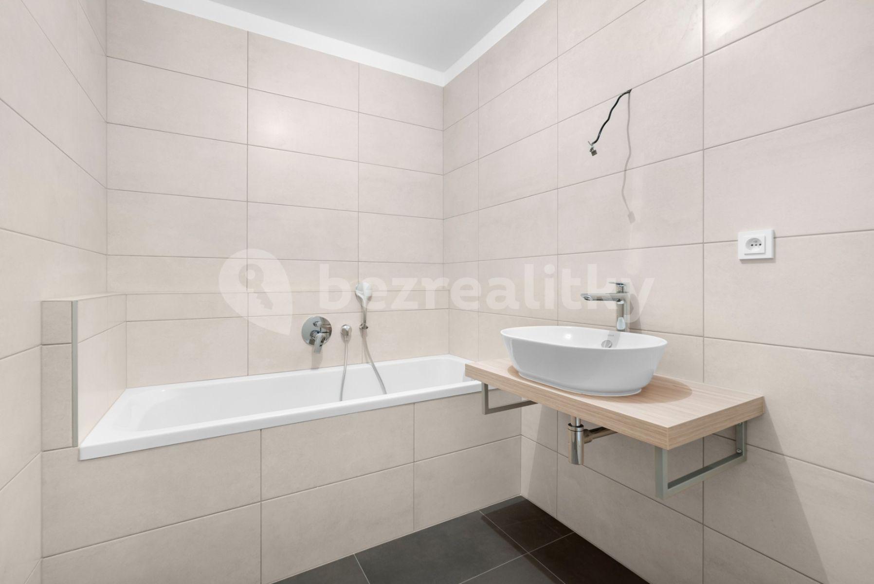 2 bedroom with open-plan kitchen flat for sale, 77 m², Viktora Olivy, Nové Strašecí, Středočeský Region