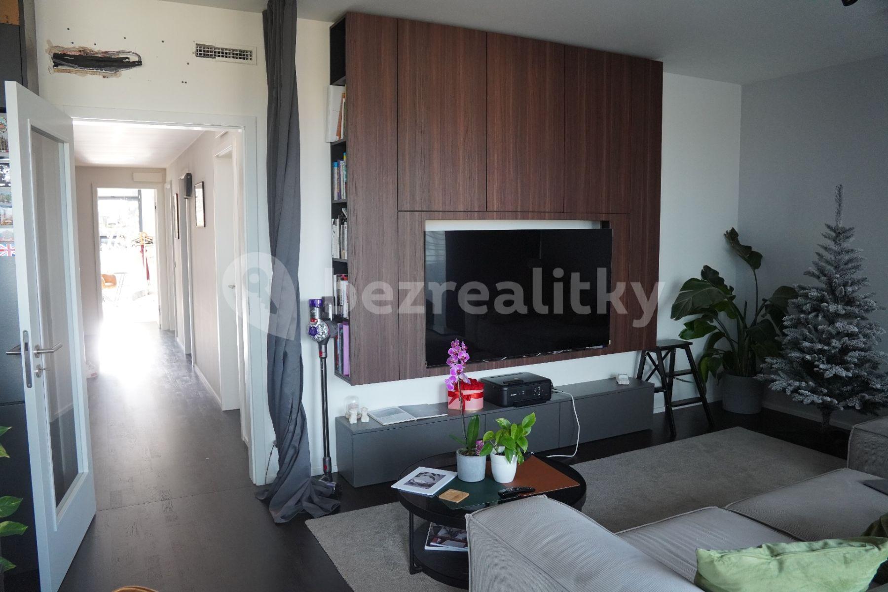 3 bedroom with open-plan kitchen flat to rent, 137 m², Lerausova, Prague, Prague