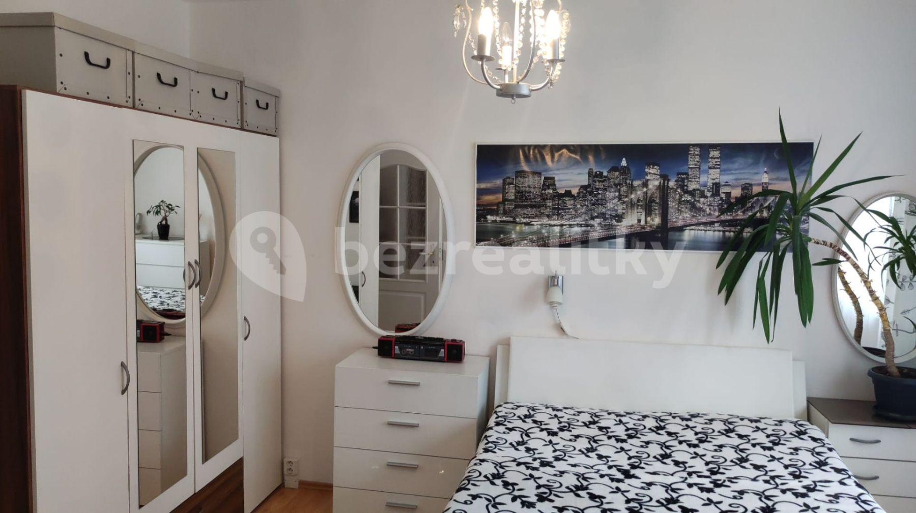 2 bedroom flat for sale, 55 m², Budovatelů, Karlovy Vary, Karlovarský Region