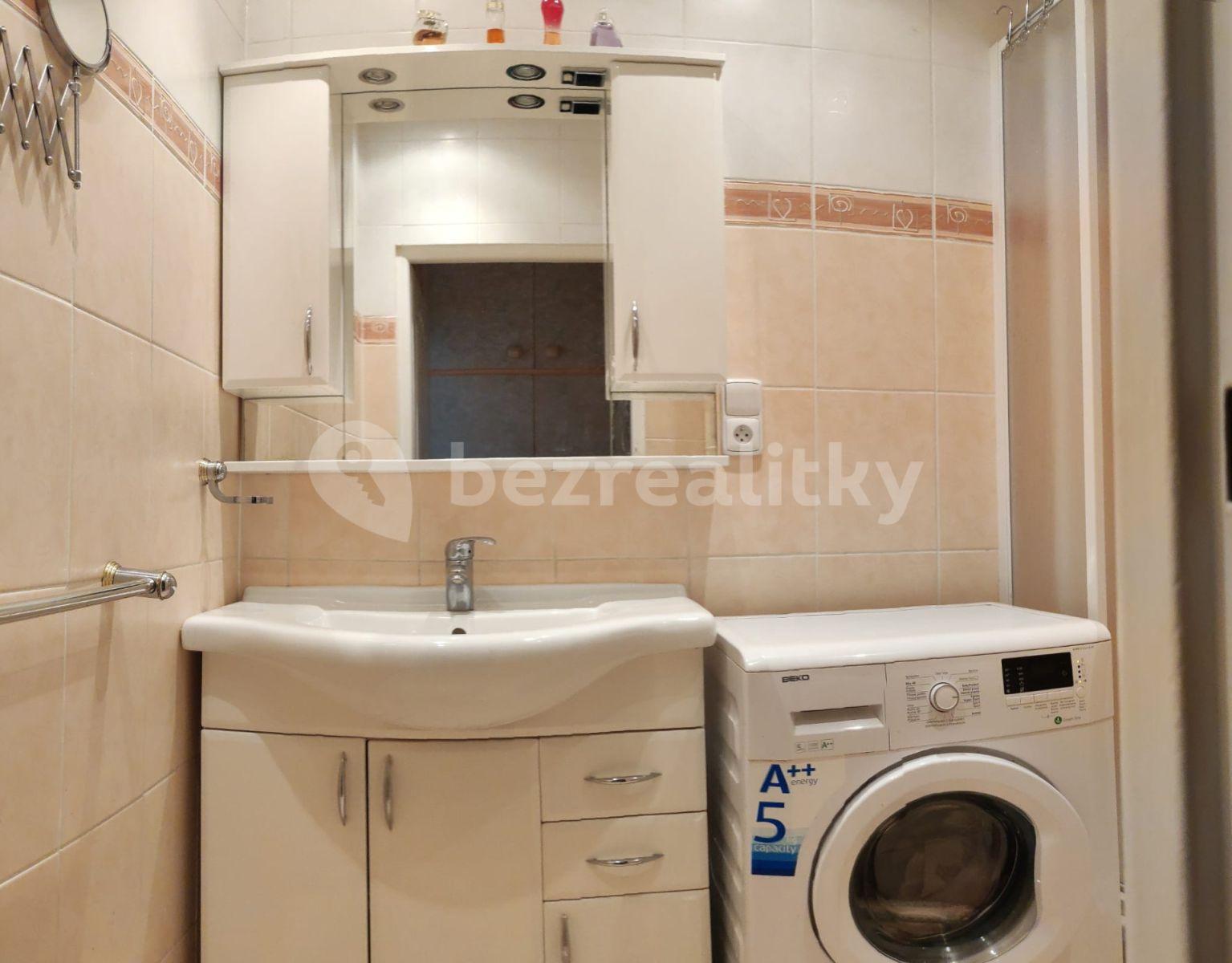 2 bedroom flat for sale, 55 m², Budovatelů, Karlovy Vary, Karlovarský Region