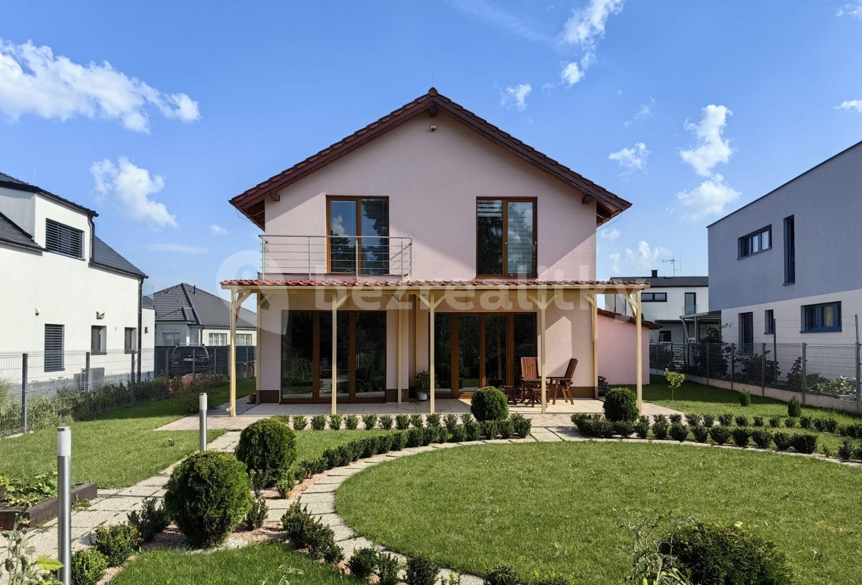 house for sale, 208 m², Premonstrátů, Chýně, Středočeský Region