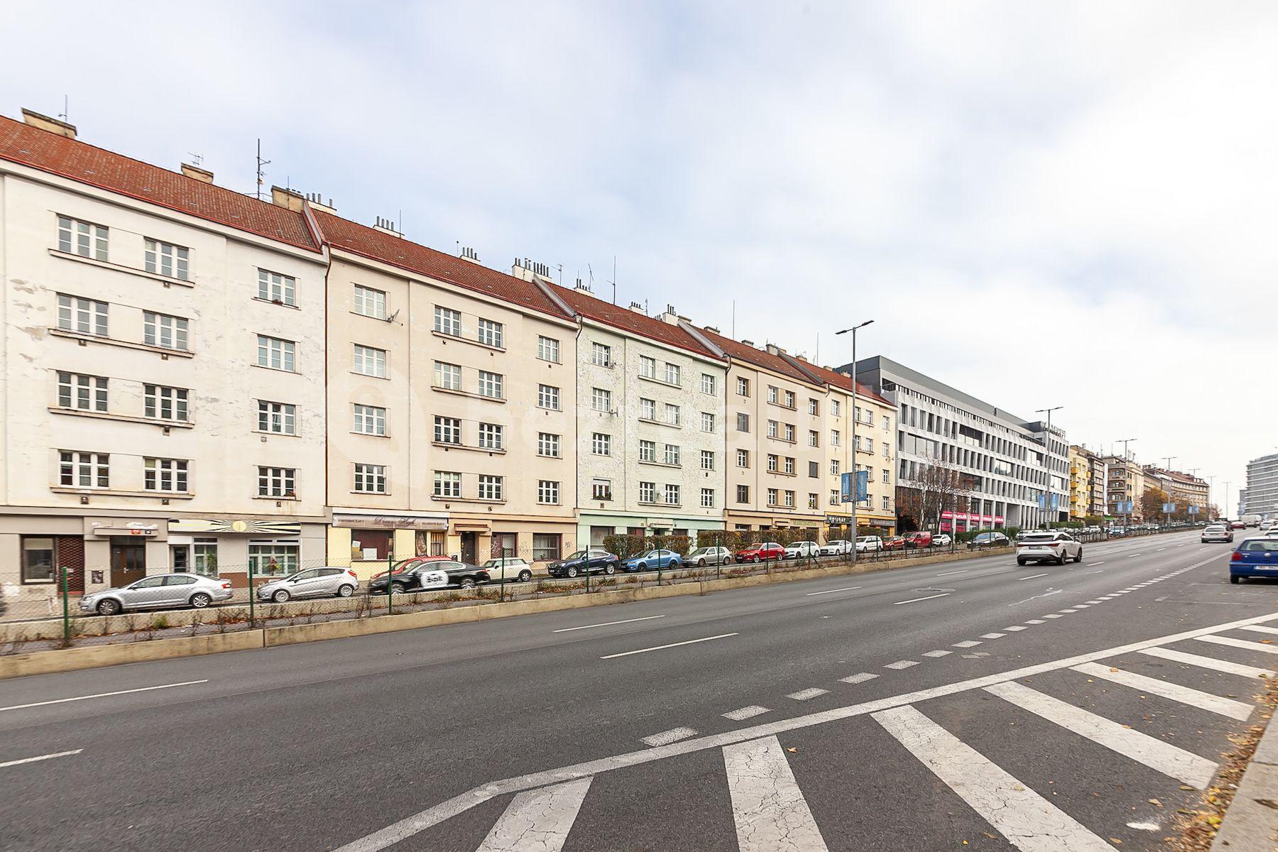 1 bedroom with open-plan kitchen flat for sale, 54 m², 5. května, Prague, Prague