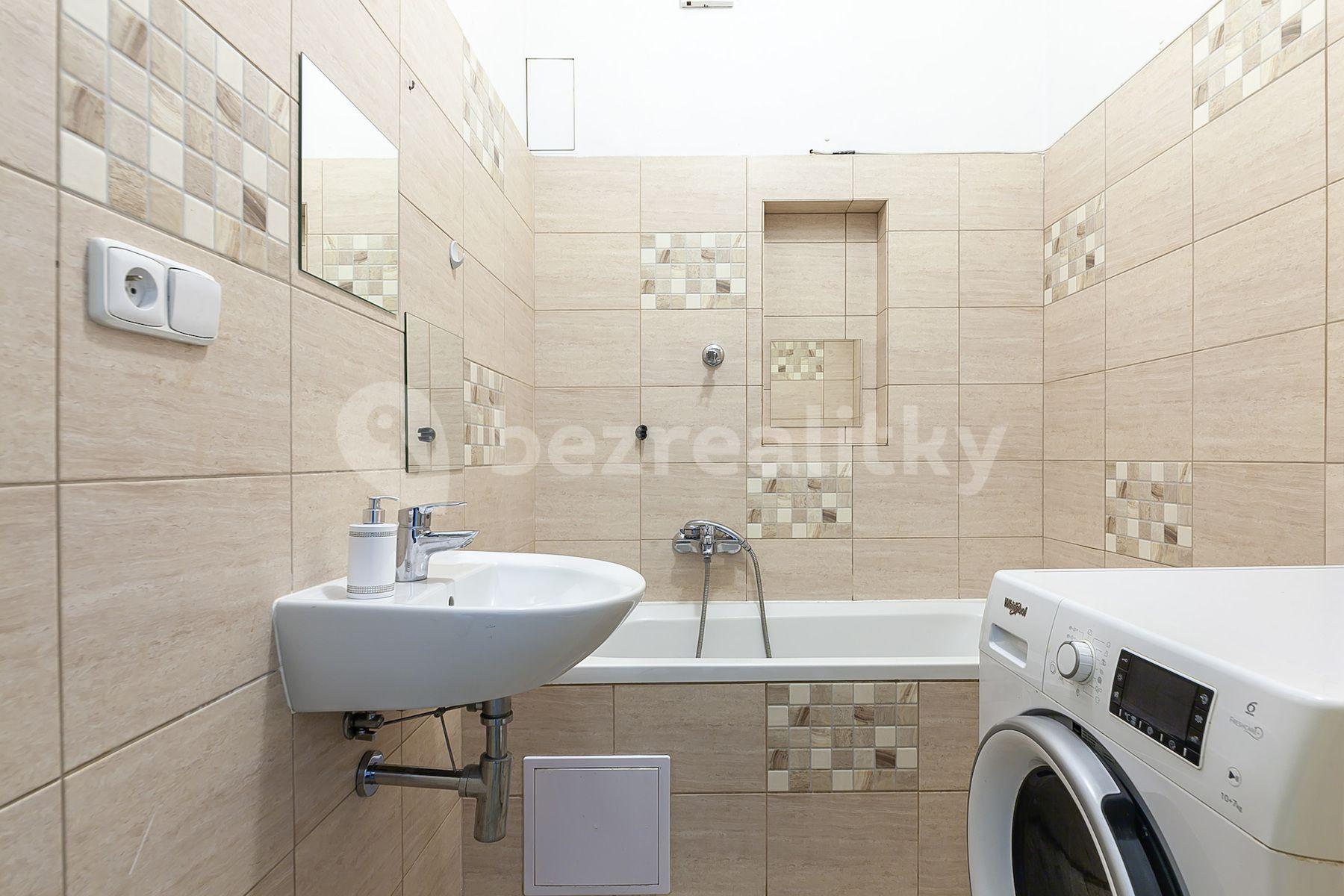 1 bedroom with open-plan kitchen flat for sale, 54 m², 5. května, Prague, Prague