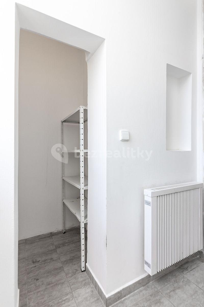 1 bedroom with open-plan kitchen flat for sale, 54 m², 5. května, Prague, Prague