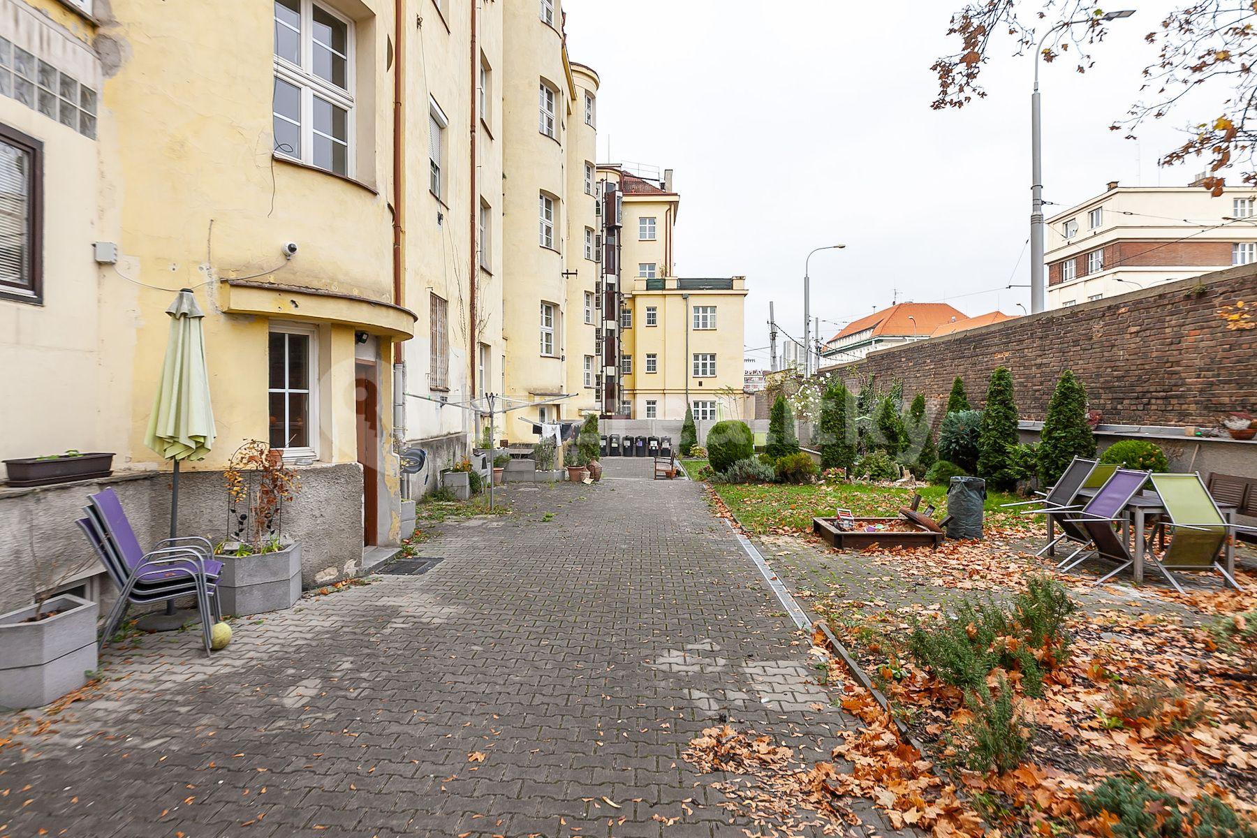 1 bedroom with open-plan kitchen flat for sale, 54 m², 5. května, Prague, Prague