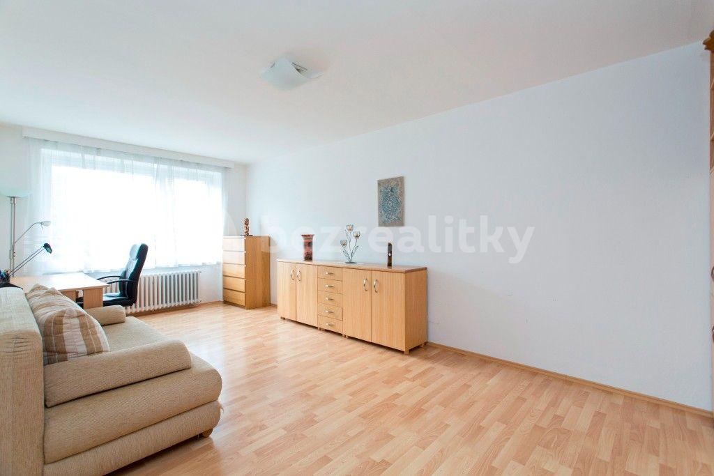 3 bedroom flat to rent, 90 m², Česká, Prague, Prague