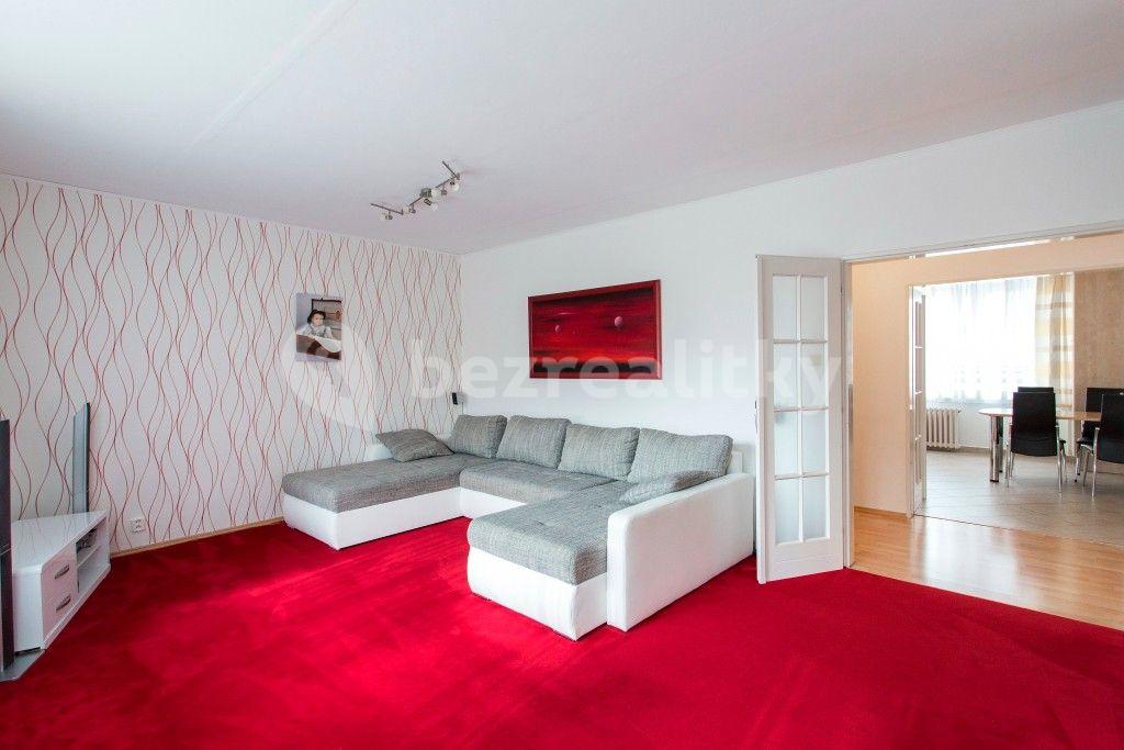 3 bedroom flat to rent, 90 m², Česká, Prague, Prague