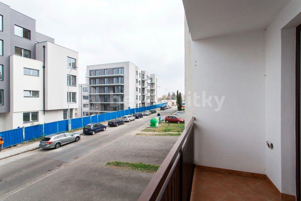 3 bedroom flat to rent, 90 m², Česká, Prague, Prague