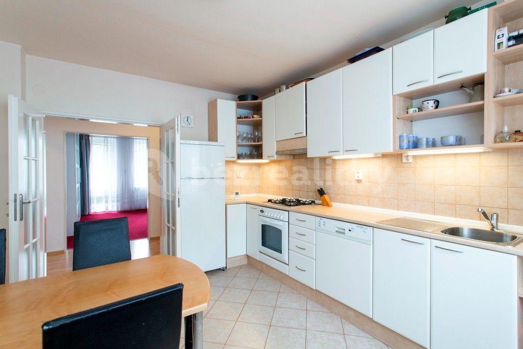 3 bedroom flat to rent, 90 m², Česká, Prague, Prague