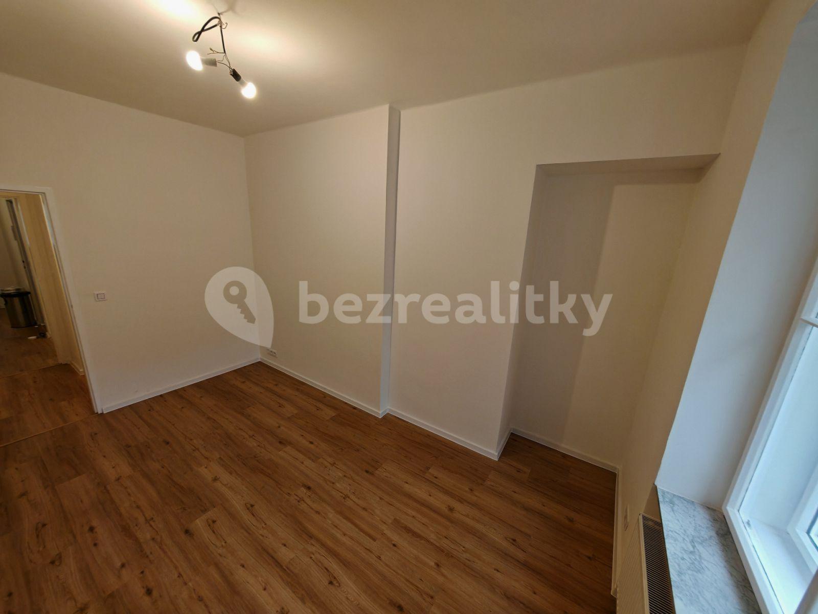 4 bedroom flat to rent, 101 m², Hradecká, Prague, Prague