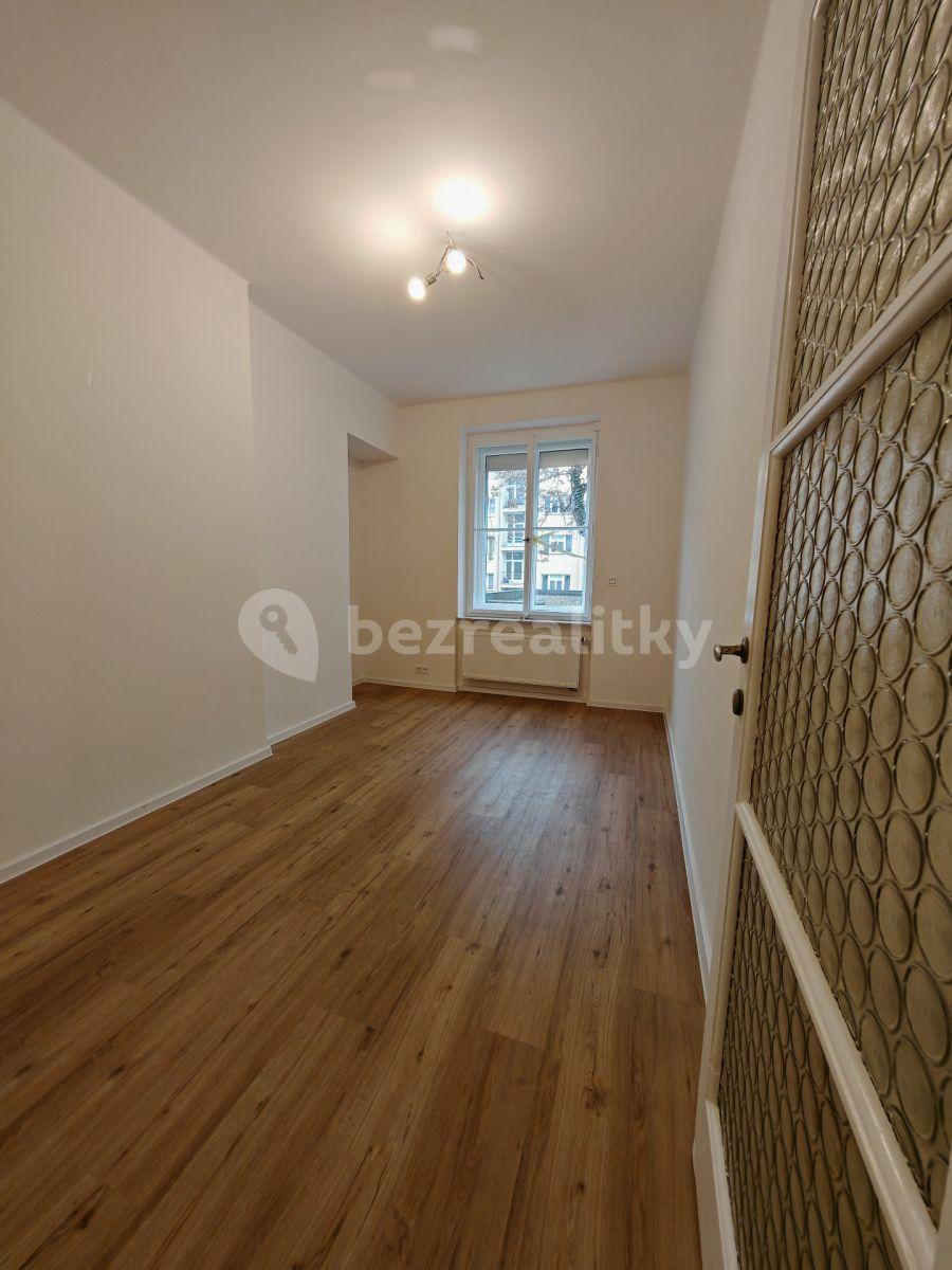 4 bedroom flat to rent, 101 m², Hradecká, Prague, Prague