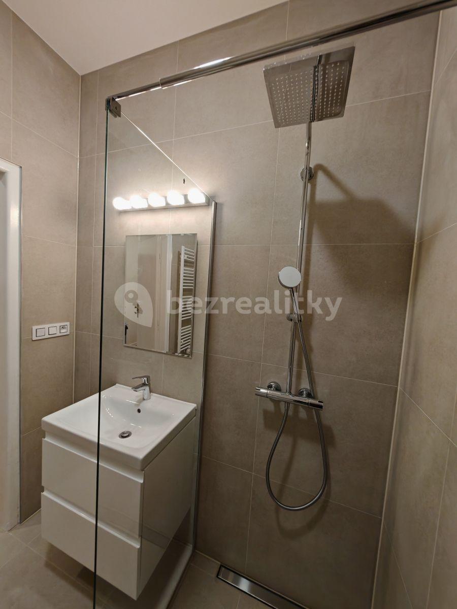 4 bedroom flat to rent, 101 m², Hradecká, Prague, Prague