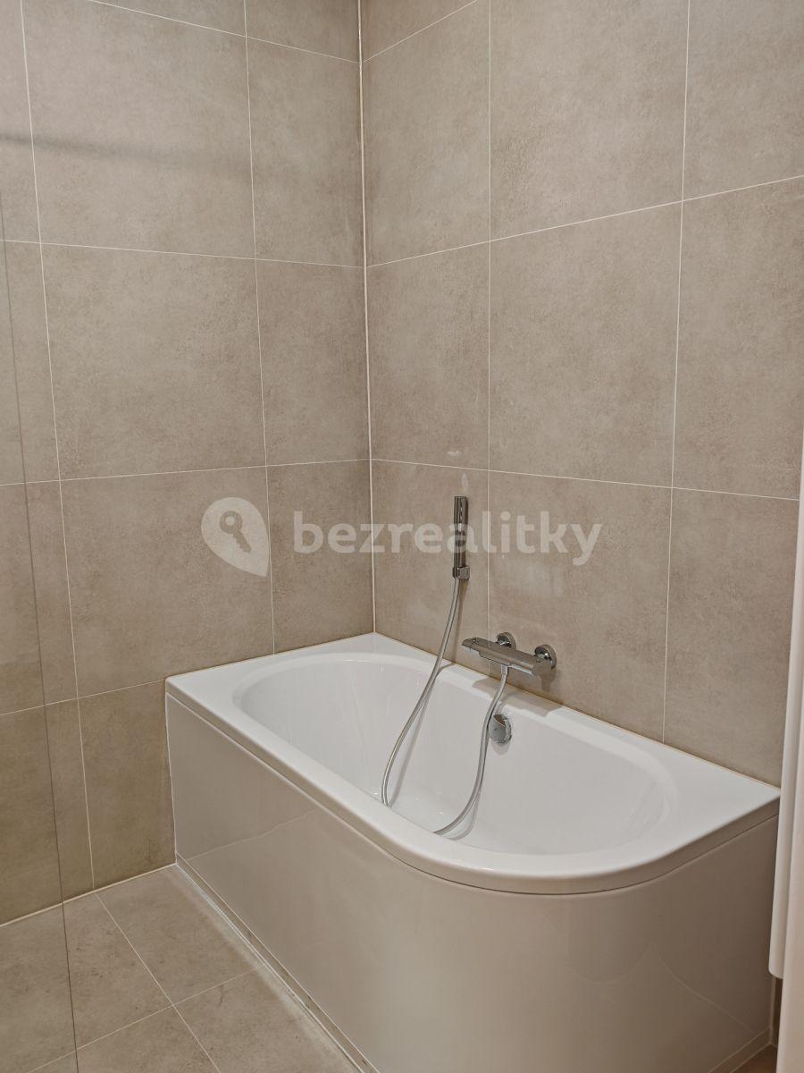 4 bedroom flat to rent, 101 m², Hradecká, Prague, Prague