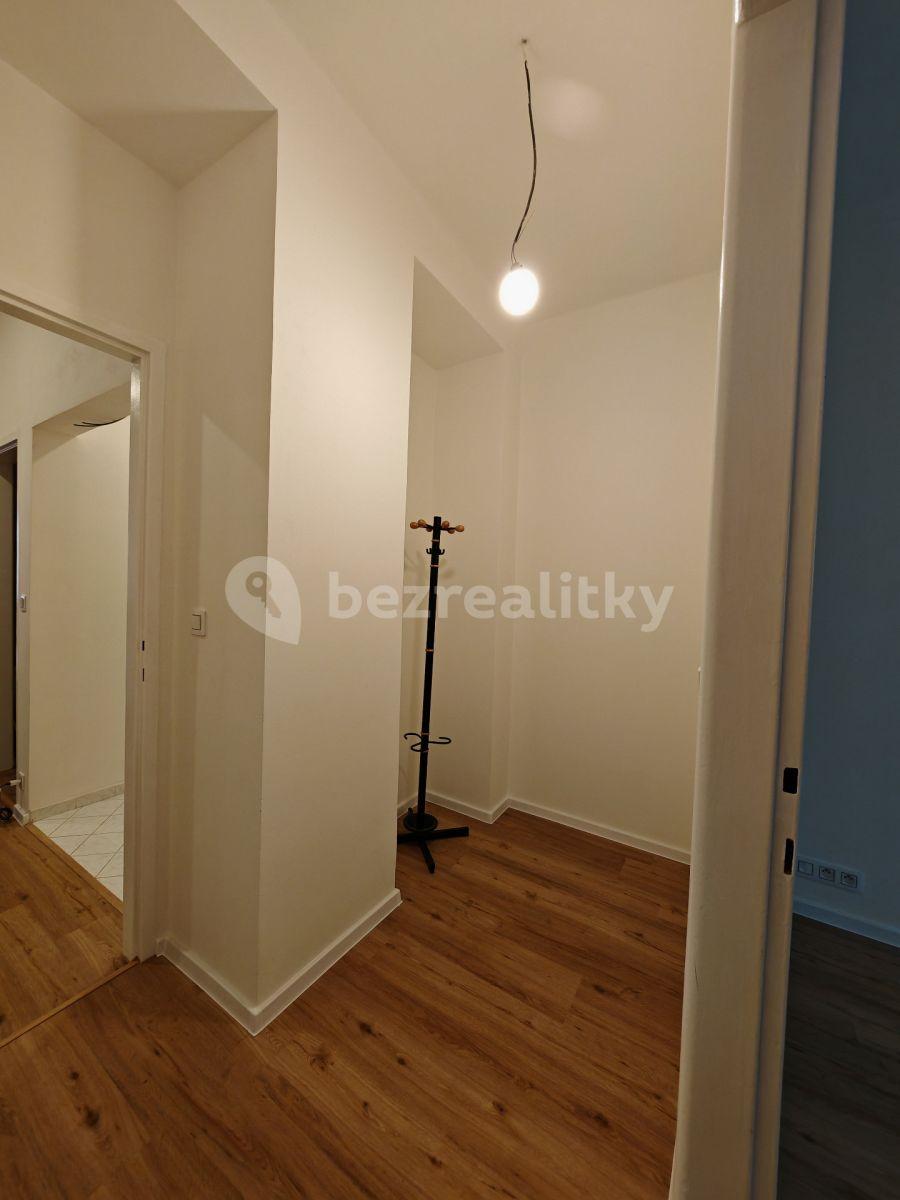 4 bedroom flat to rent, 101 m², Hradecká, Prague, Prague