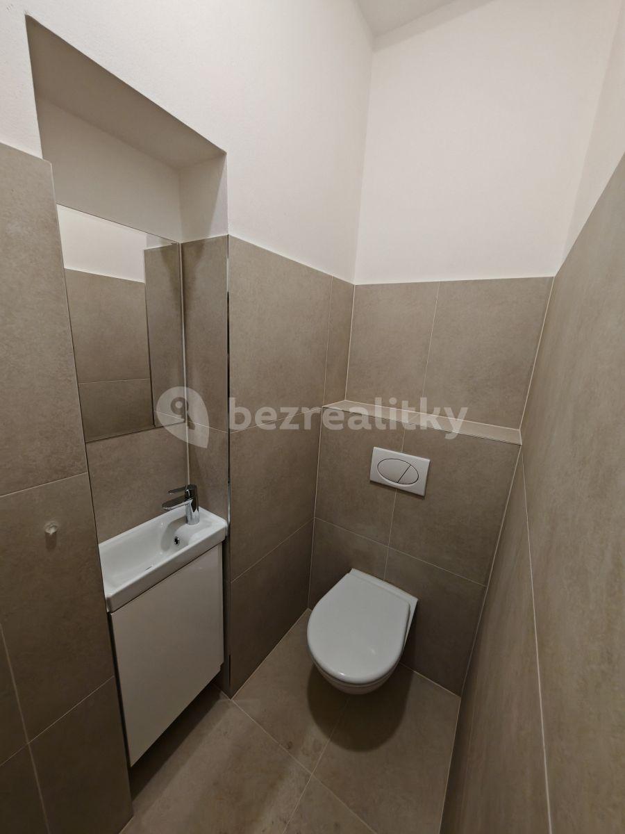 4 bedroom flat to rent, 101 m², Hradecká, Prague, Prague